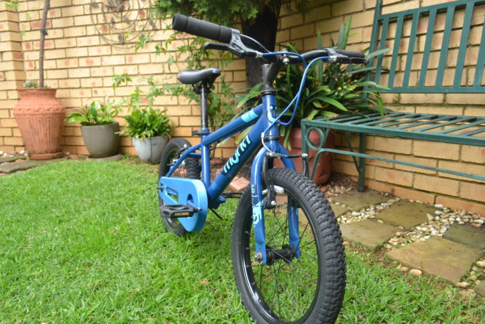 Muna Comp 16"