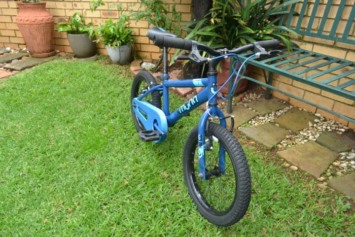 Muna Comp 16"